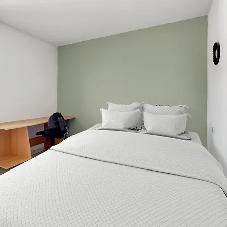 Lumineux Avec Balcon & Piscine Apartment