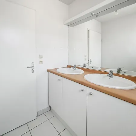 Apartment Lumineux Avec Balcon & Piscine