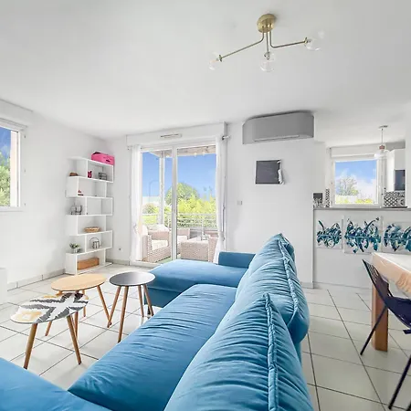 Apartment Lumineux Avec Balcon & Piscine Les Billaux