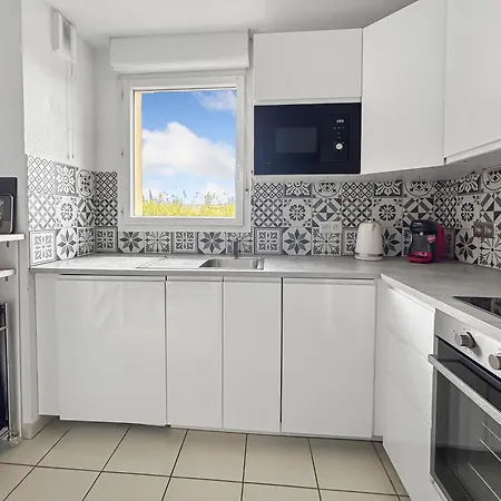 דירה Lumineux Avec Balcon Et Piscine Les Billaux