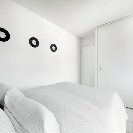 公寓 Lumineux Avec Balcon Et Piscine Les Billaux
