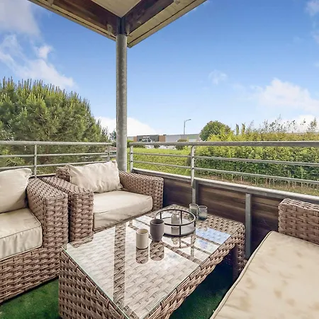 Lumineux Avec Balcon & Piscine Apartment